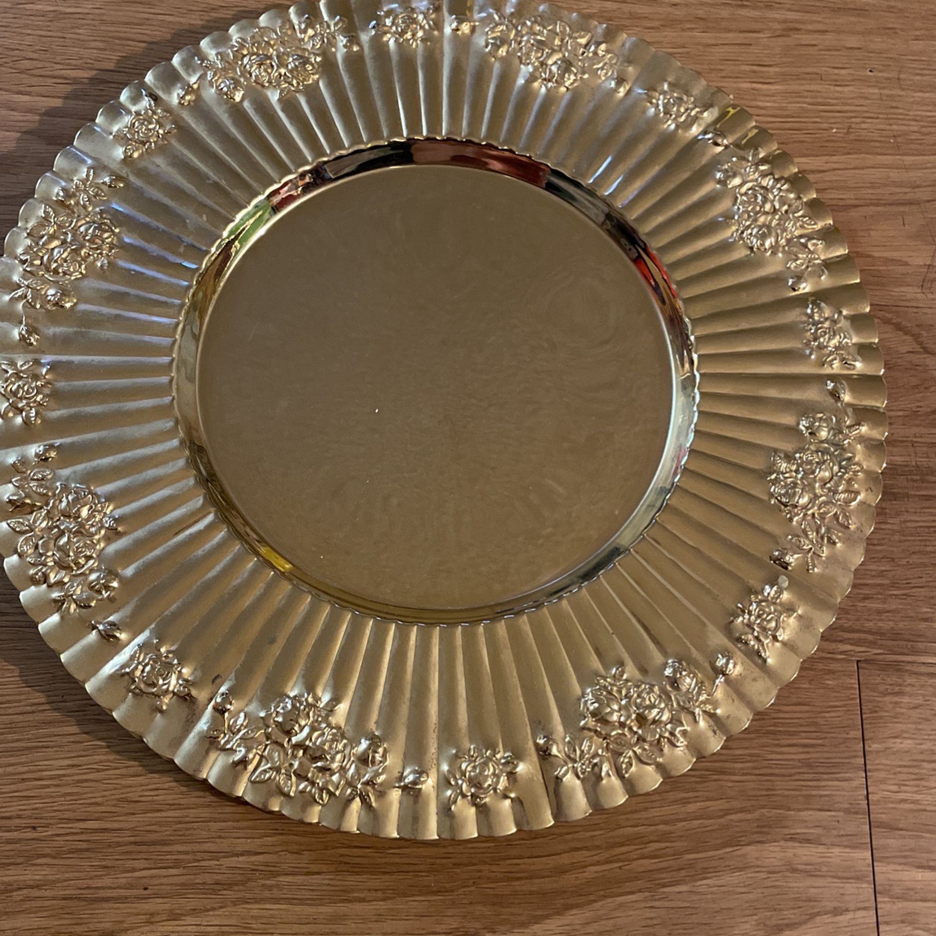 Royal Doulton Gold Played Centerpiece. Set Of 4