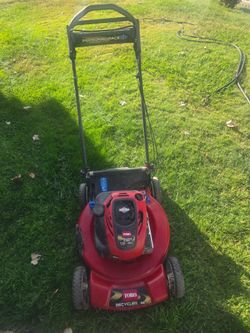 GAS POWERED TORO RECYCLER 7.25 HP SELF PROPELLED LAWN MOWER