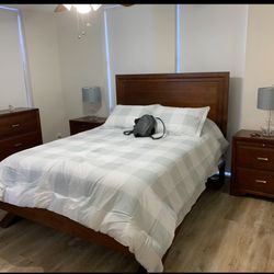 BEDROOM SET FOR SALE
