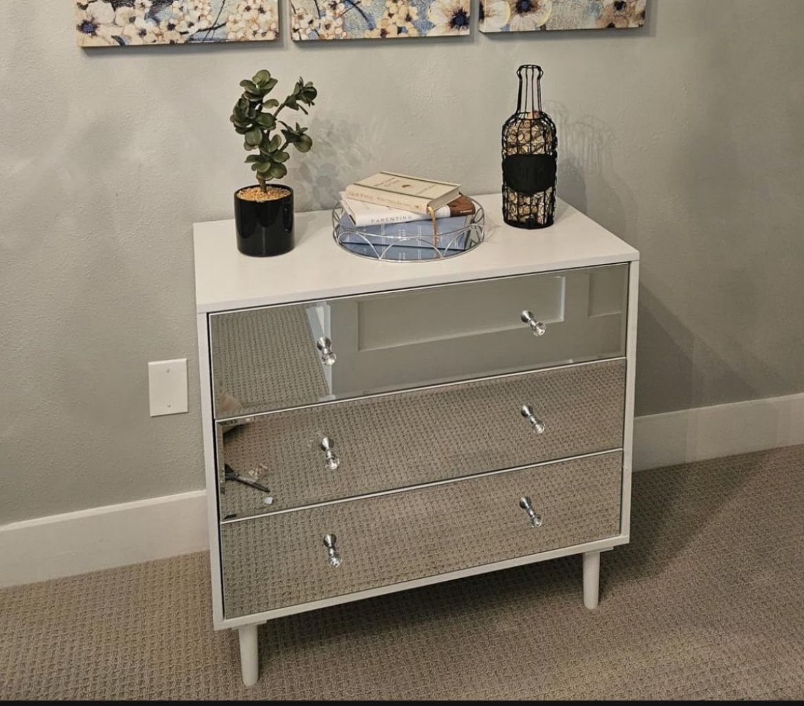 3 Chest of Drawers for Bedroom Wood, White Mirrored Dresser 3 Drawer for Bedroom, Small Modern Dresser for Closet Living Room (White