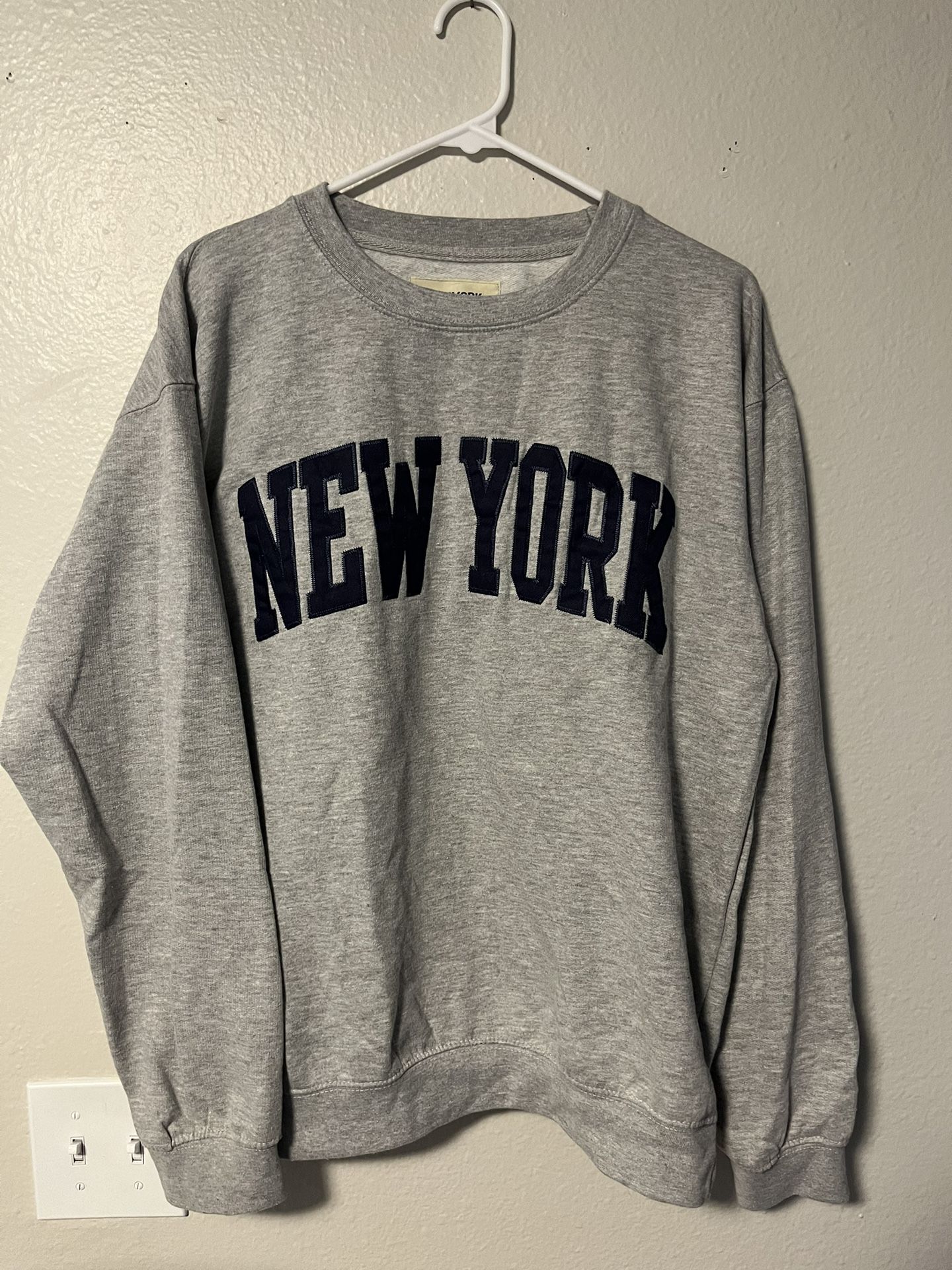 New York Sweatshirt - Medium