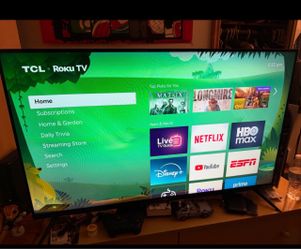 TCL 43’ 4K Roku Smart TV – Great Condition + Remote