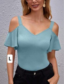 New women’s top size large