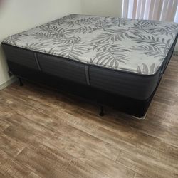 Sealy posturepedic plus matress