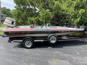 Bass boat fishing