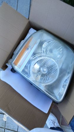 2010 GMC Denali head lights