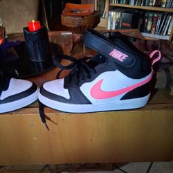Nike Sneakers 
