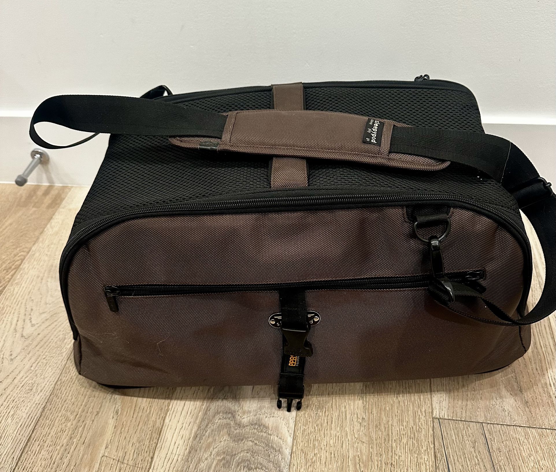 Sleepypod Air & Car Pet Carrier—NEVER USED