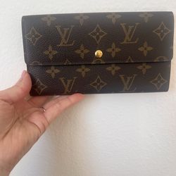 Louis Vuitton Sarah Wallet