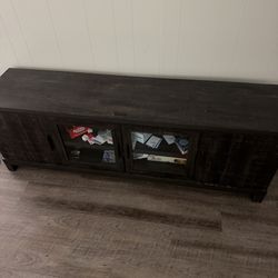 Entertainment center