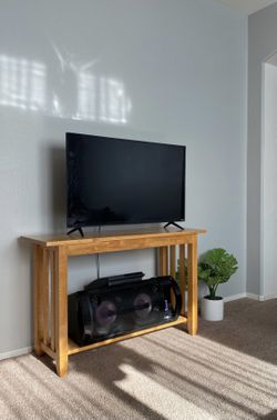 Solid Oak Entry Way Table/Tv Stand 