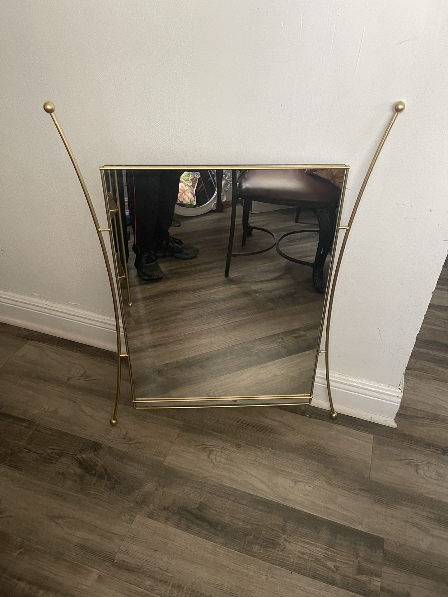 Orbit Mirror 35”H X 27”W In Good Condition (Gold Color) $30 Firm On Price