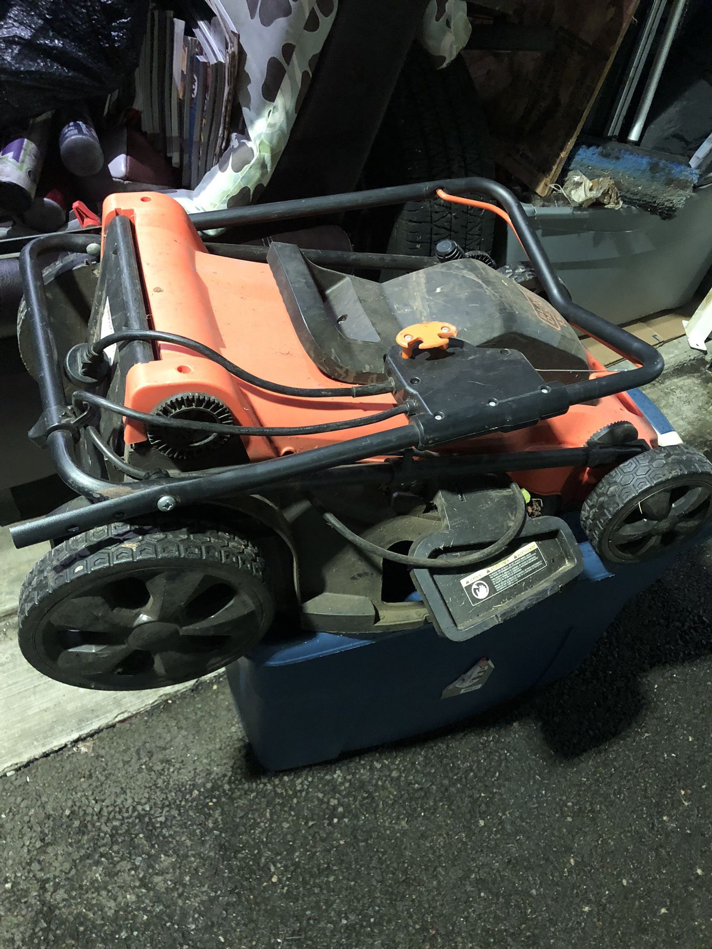 BLACK+DECKER MM2000 13 Amp 20" Corded Mower for Sale in Auburn, WA
