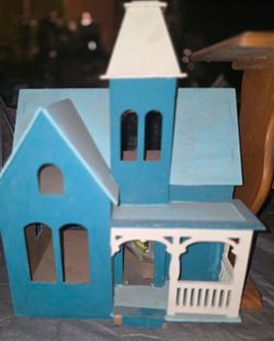 Antique Wodden Mini Doll House With 3 Packs Of pop out Furniture And Plexglass For Windows Never Finished The Project House Can Be Repainted