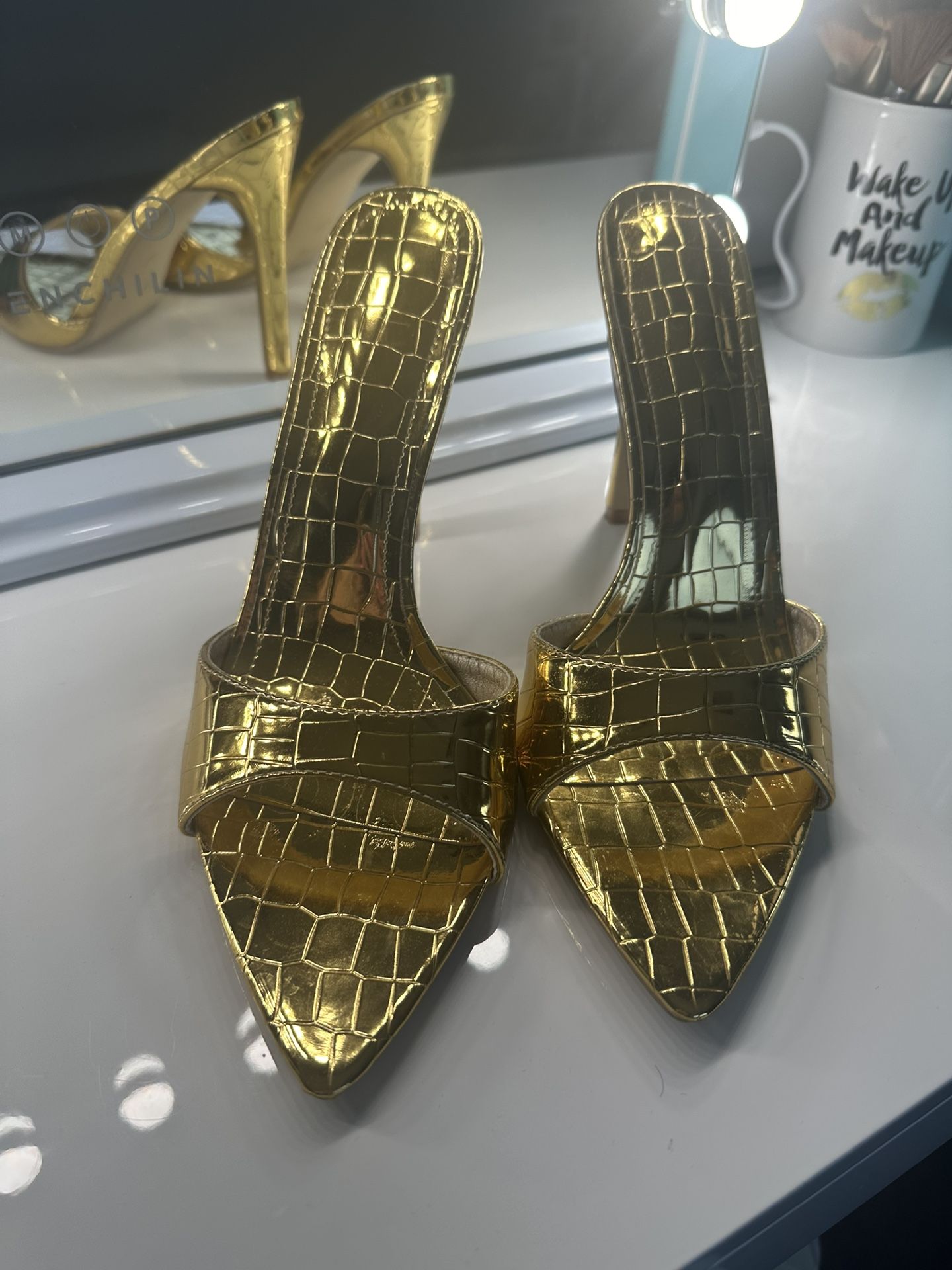 Sexy gold Heels Size 8