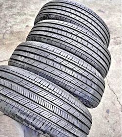 Set 225/65-17 Michelin con el 80% de vida