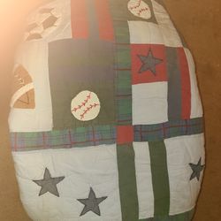 TWIN size Comforter With 4 Pillowcases