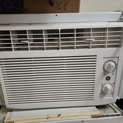 GE  5,000 btu  A/c Unit