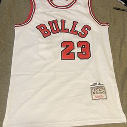 Chicago Bulls Michael Jordan White Jersey Size S M XXL