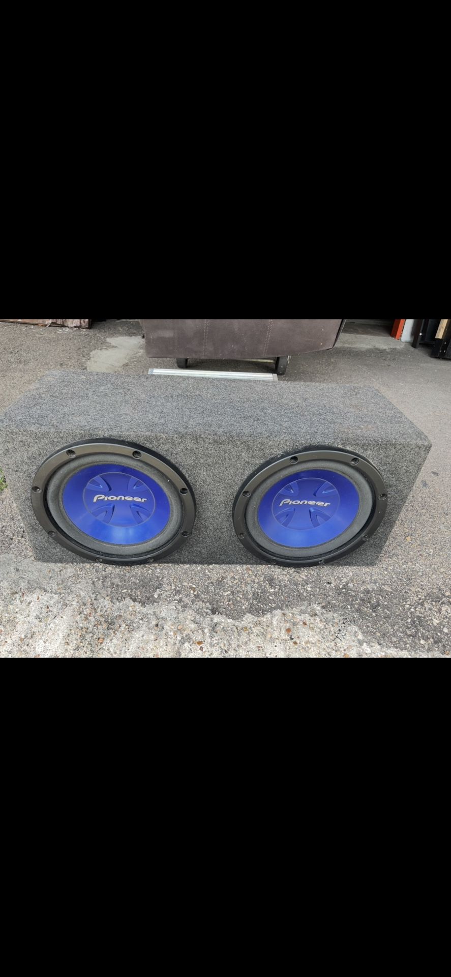 Pioneer subwoofer with amp and box