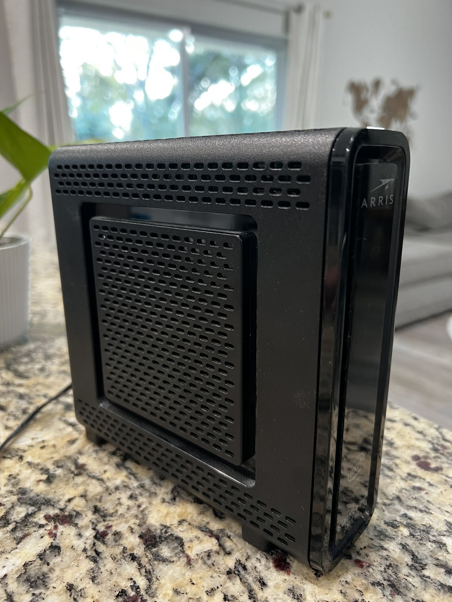 Modem WiFi Router Combo DOCSIS 3.0 