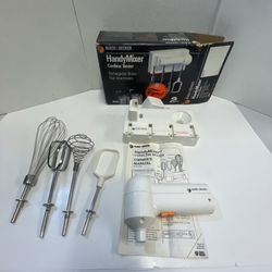 Black & Decker Handy Mixer Rechargeable Cordless Beater #9210 Wall Mount W/ Box