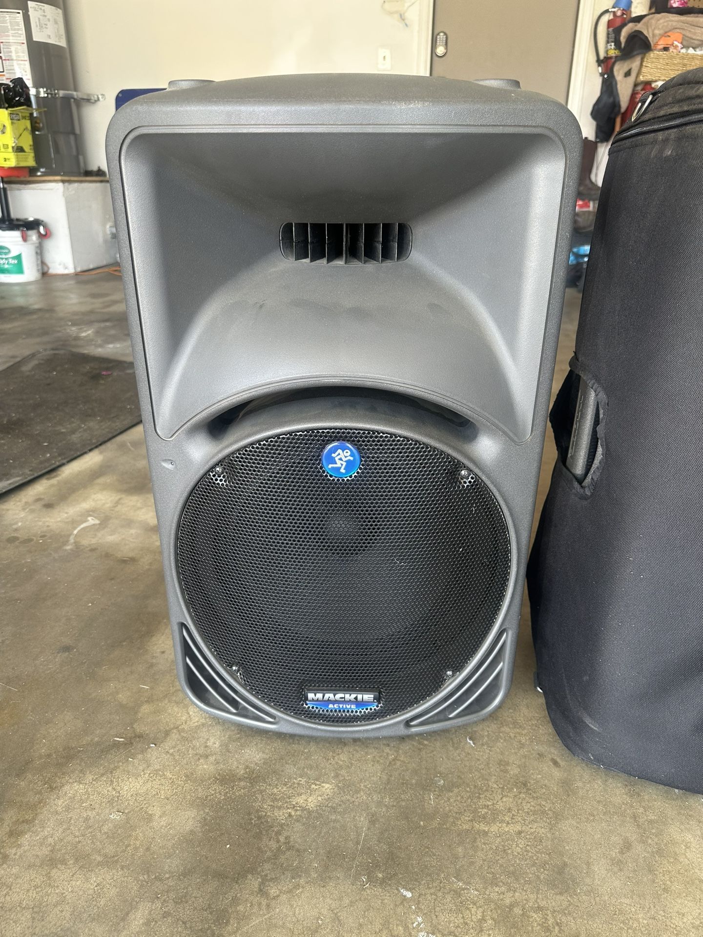 MACKIE Active Speakers (pair)