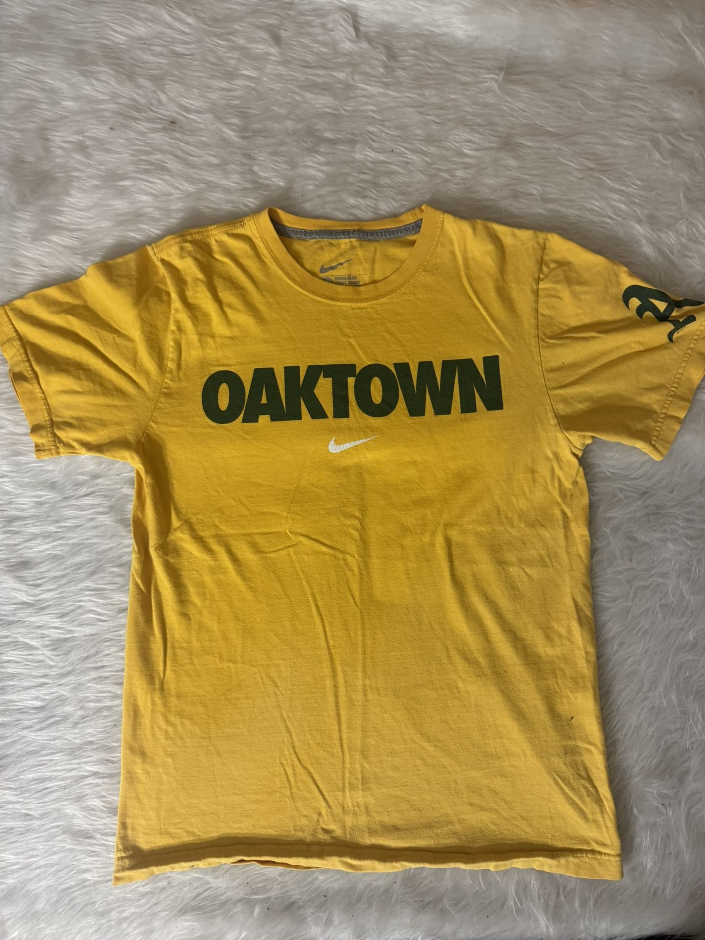 Nike Oaktown Men’s T-Shirt Small