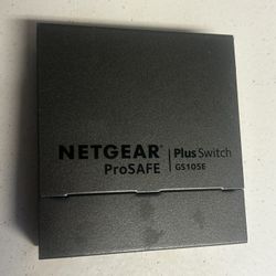 NETGEAR ProSAFE Plus GS105E 5-Port Gigabit Ethernet Switch