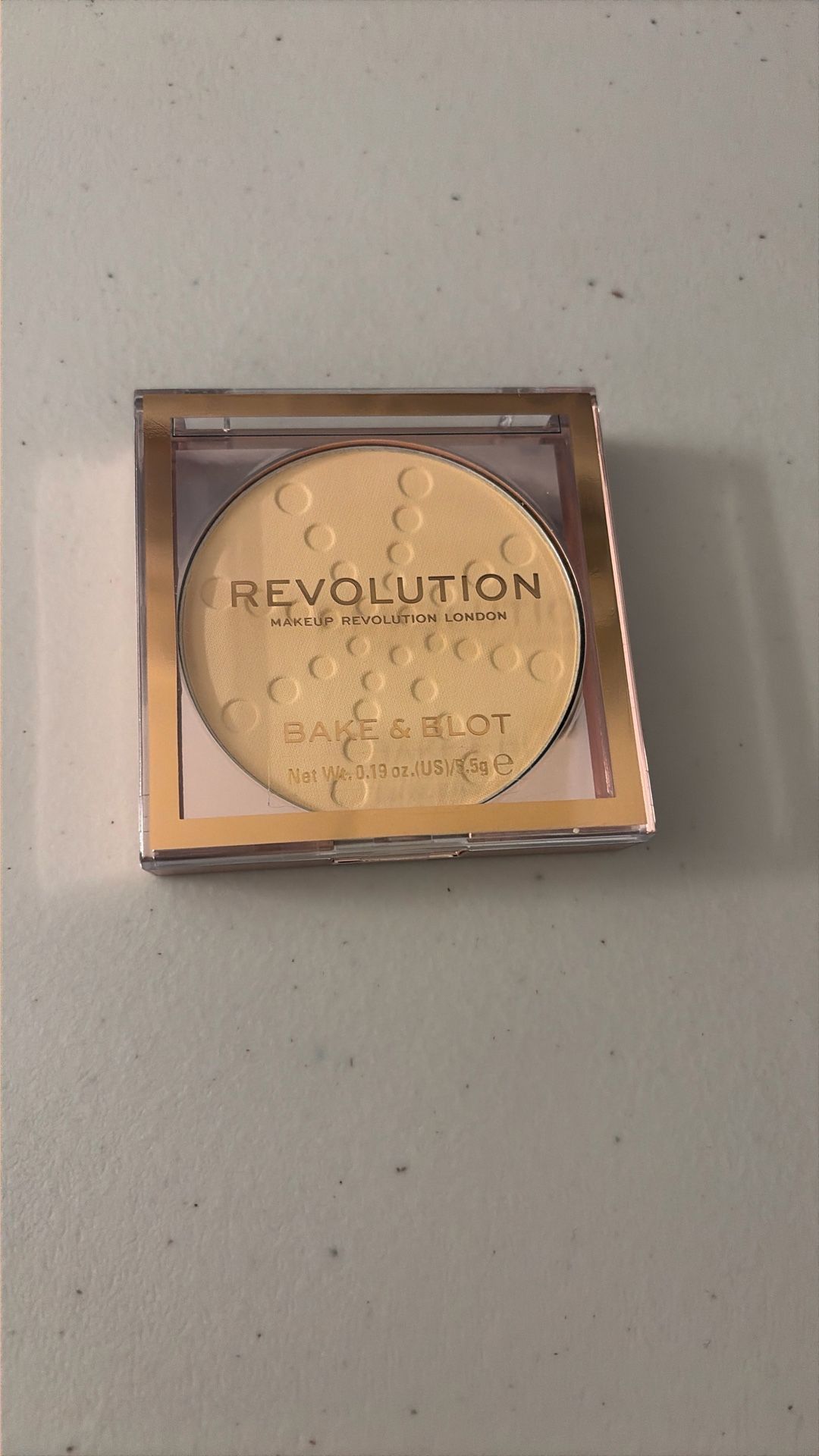 Revolution Bake & Blot Face Powder -Banana