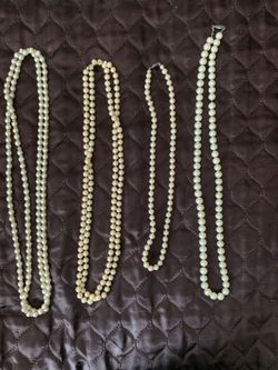 Vintage Faux Pearl Jewellery ( It’s a milk Glass)