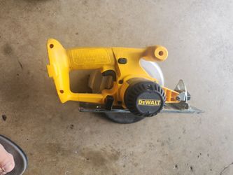 dewalt 18 volt saw // Not 20 volt