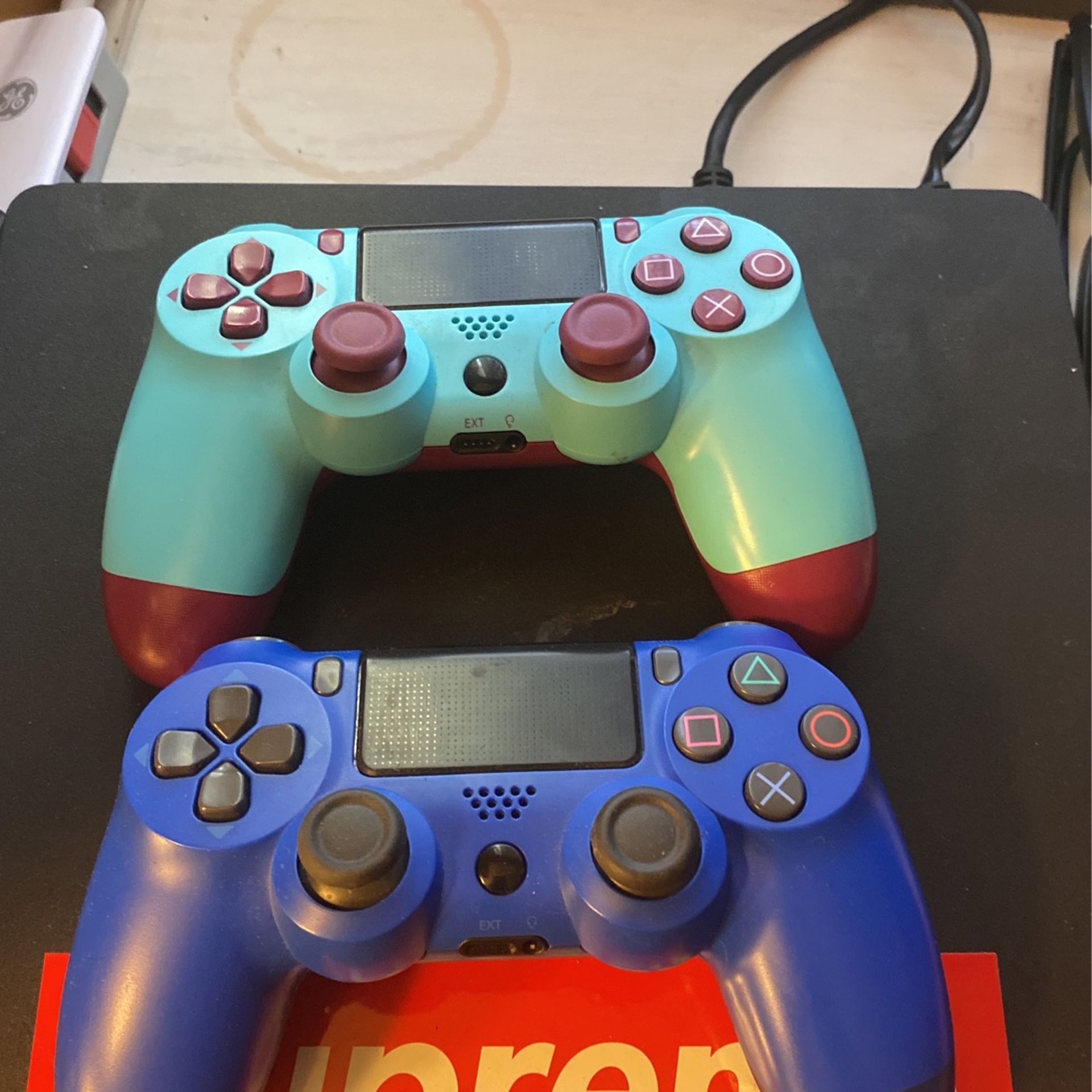 2 PS4 Controllers