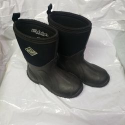 MUCK Kids Hale Rubber Boots.

