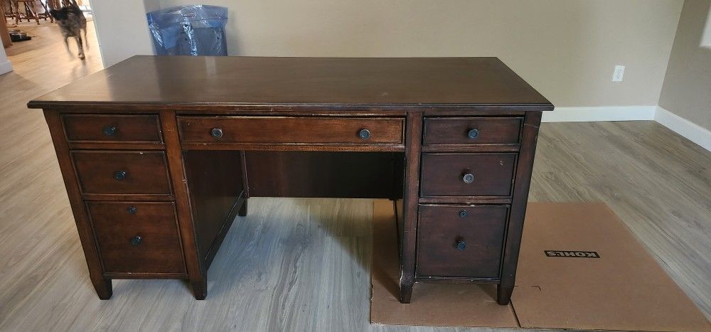 Cherry Wood Deask