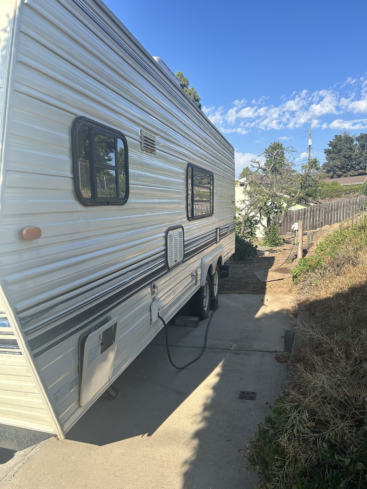 1994 Cobra Sandpiper 24ft. Travel Trailer. 