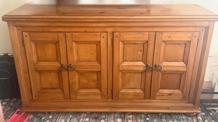Broyhill Sideboard Buffet
