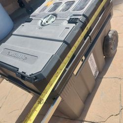 HUSKY TOOL BOX ON WHEELS IN EXCELLENT CONDITION 