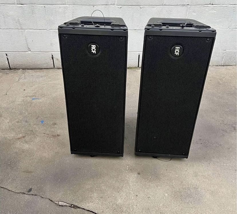 RCF HDL 20-A 1,400-watt Dual 10-inch Active Line Array Module