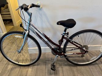 Woman’s Giant Cypress Step Thru Hybrid Trail Fun Tuned Ready/Ride