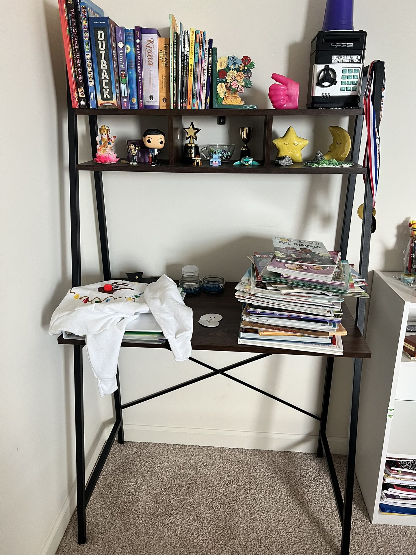 Modern Black Ladder Shelf Desk – Excellent Condition - pick up only