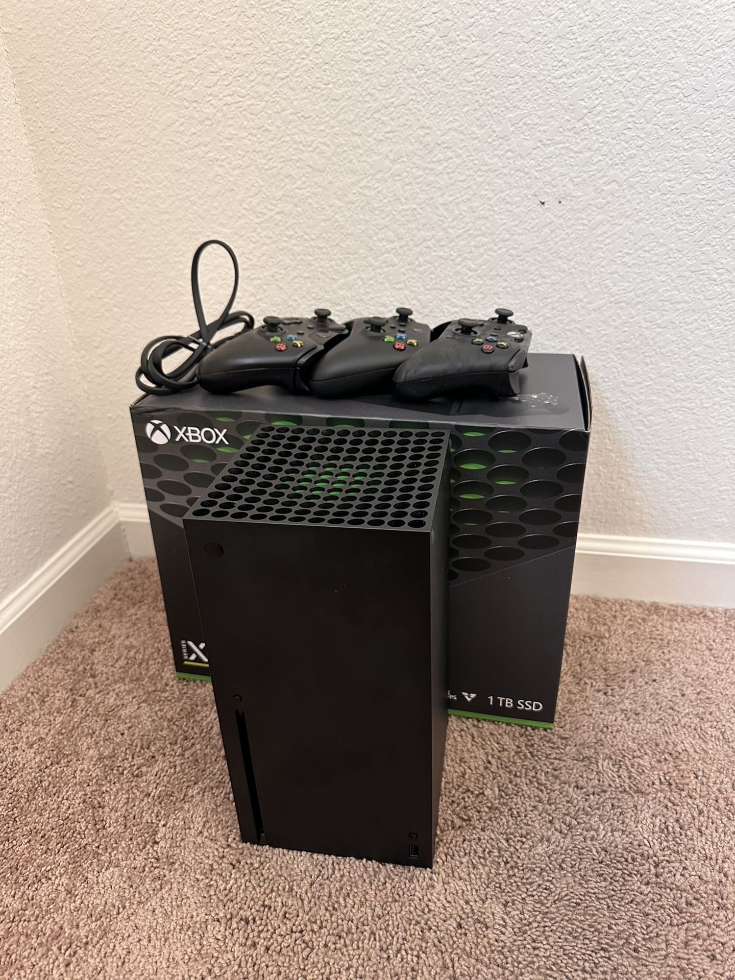 Xbox Series x W/ Monitor