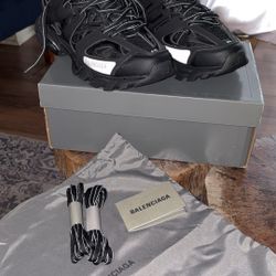 balenciaga tracks size 42/9