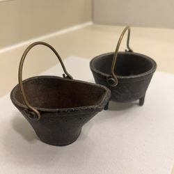 VINTAGE Miniature Cast Iron Pot Cast Iron Stove Kettle Small  Lot of 2