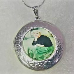 "THE CLASSIC MARILYN!" BEAUTIFUL. 925 STAMPED STERLING SILVER NECKLACE NEW!