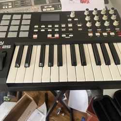 Akai MPK 25