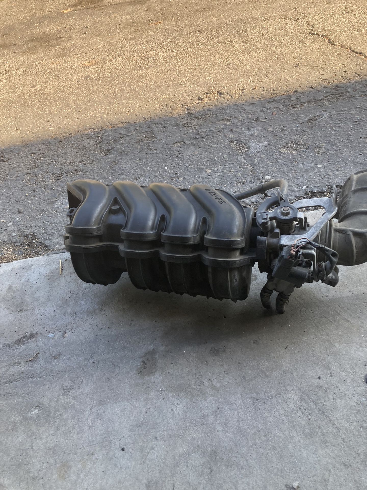 2004-2005-2006 Scion Xb Intake Manifold