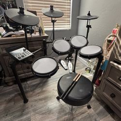 Alesis Nitro Max 8-Piece Electronic Drum Set With Bluetooth and BFD Sounds Black