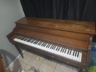 Upright Console Piano Walnut Wood