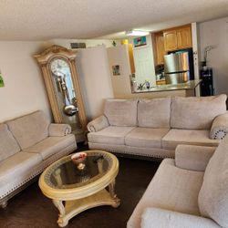 Like-New 3-Piece Beige Couch — Stunning & Comfortable!!